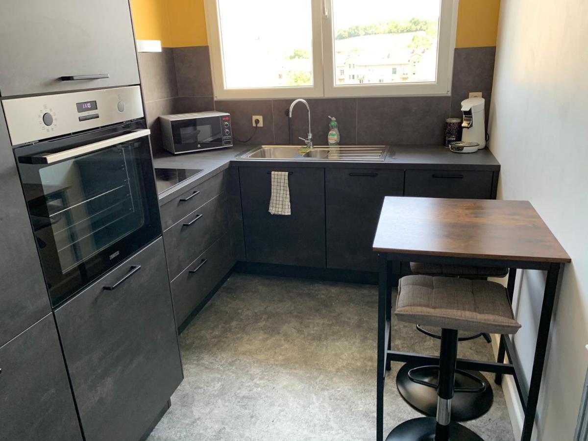 Appartement Tout Confort Dans Une Residence Calme Givet Eksteriør billede