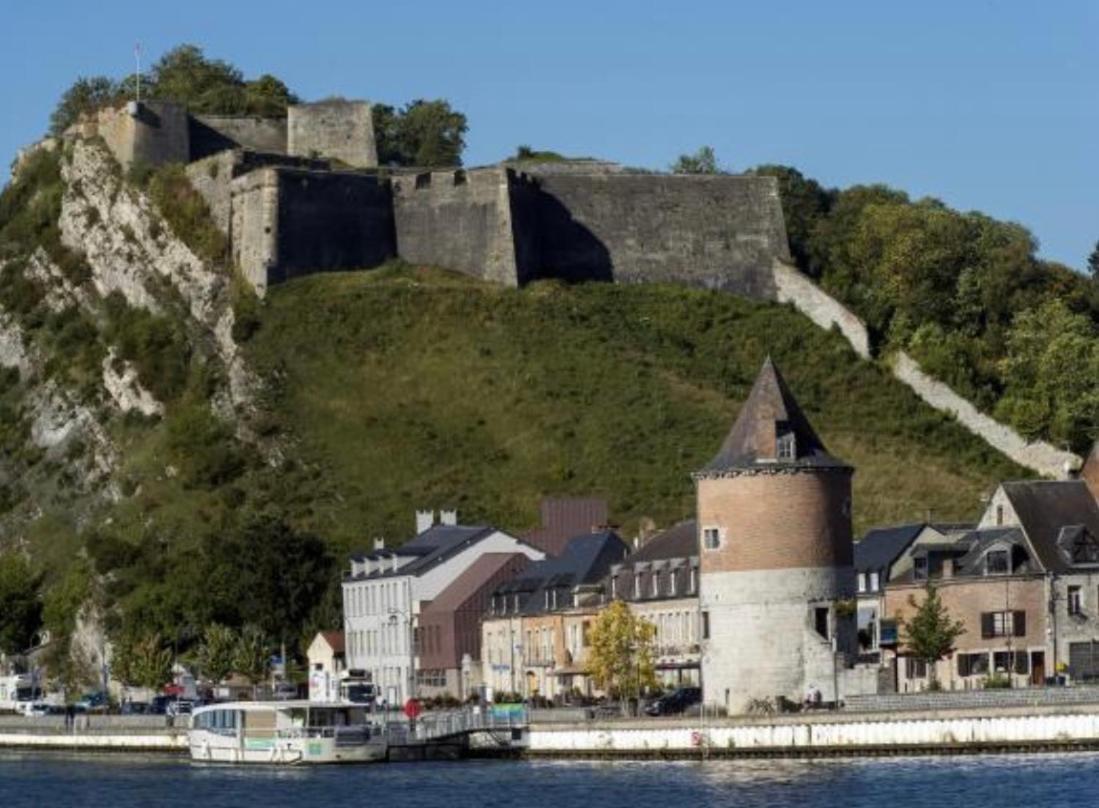 Appartement Tout Confort Dans Une Residence Calme Givet Eksteriør billede